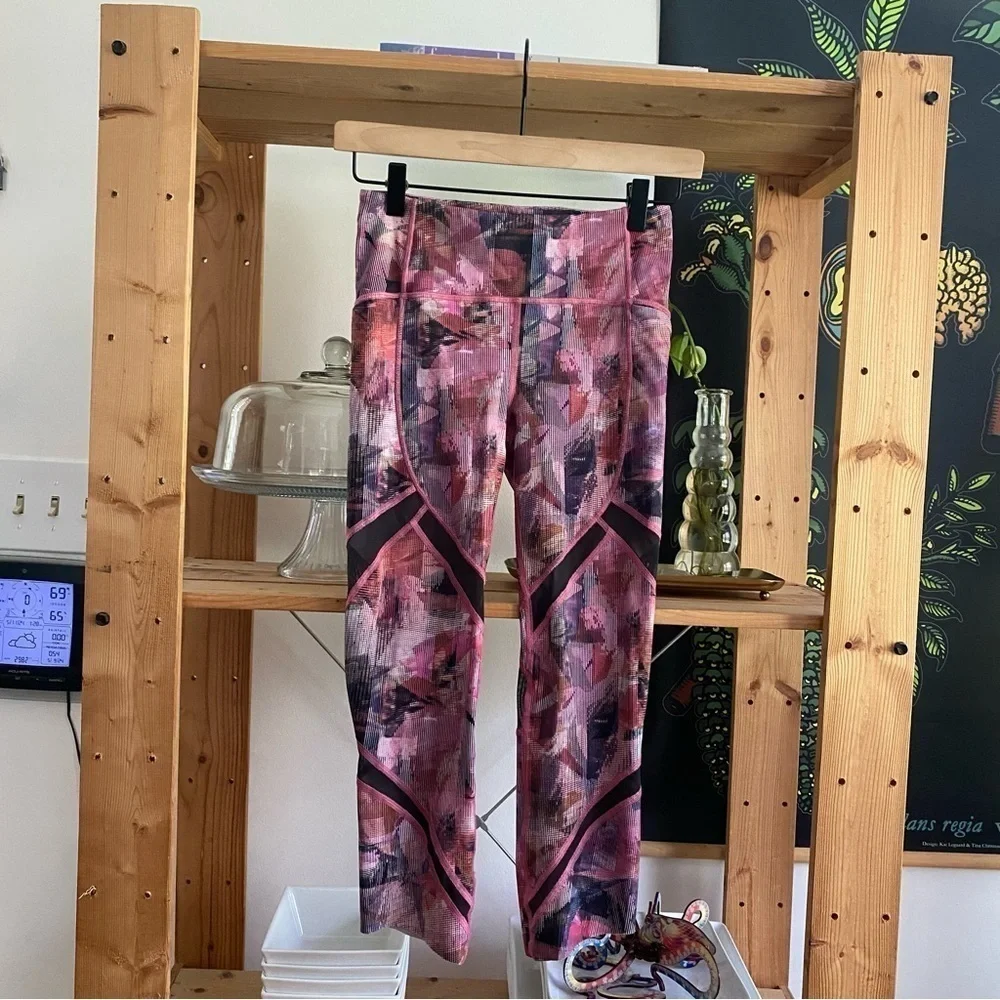 Lululemon On Pace Crop Sun Dazed Multi Pink Leggings Size 4
